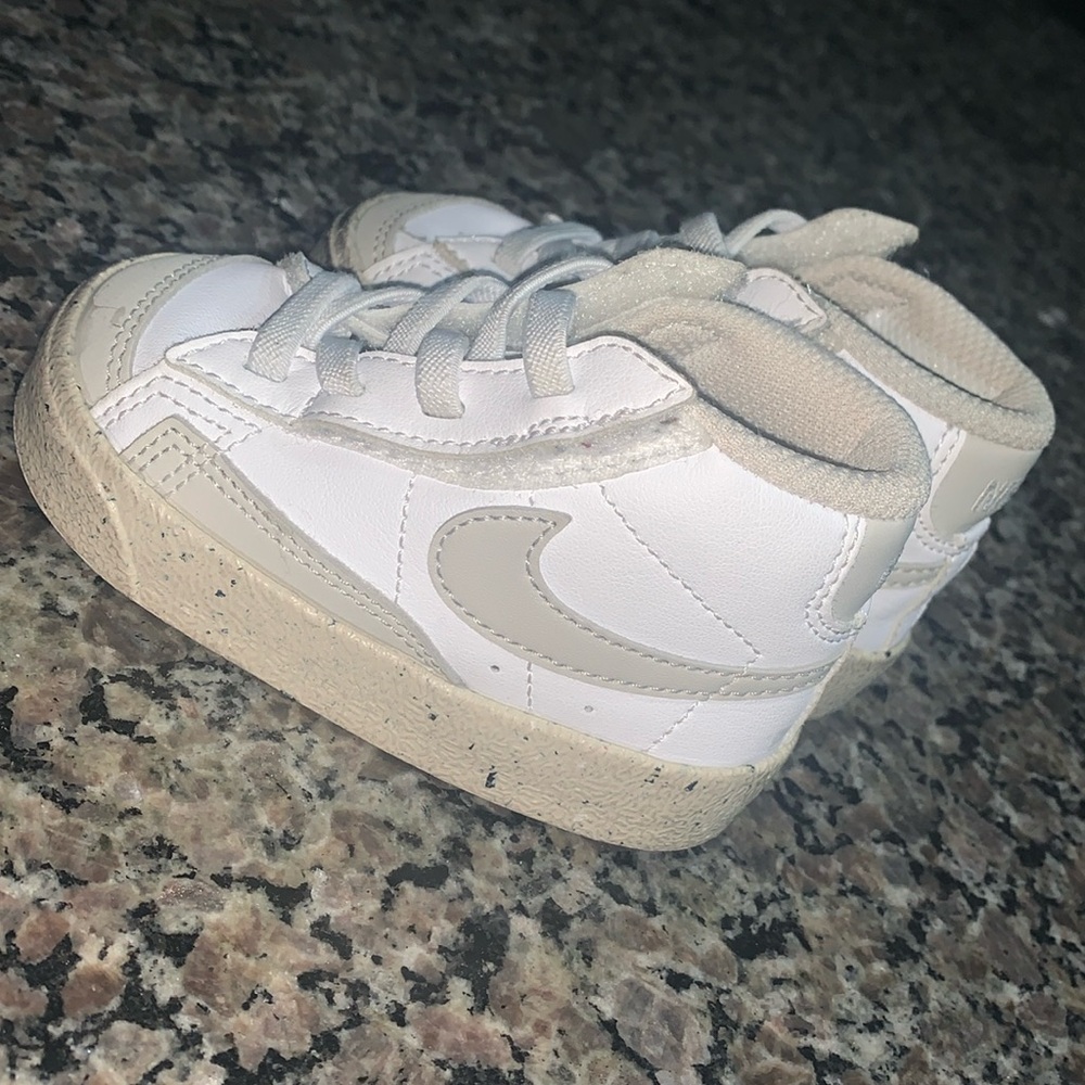 Nike Blazers Size 4C

Open to Offers!